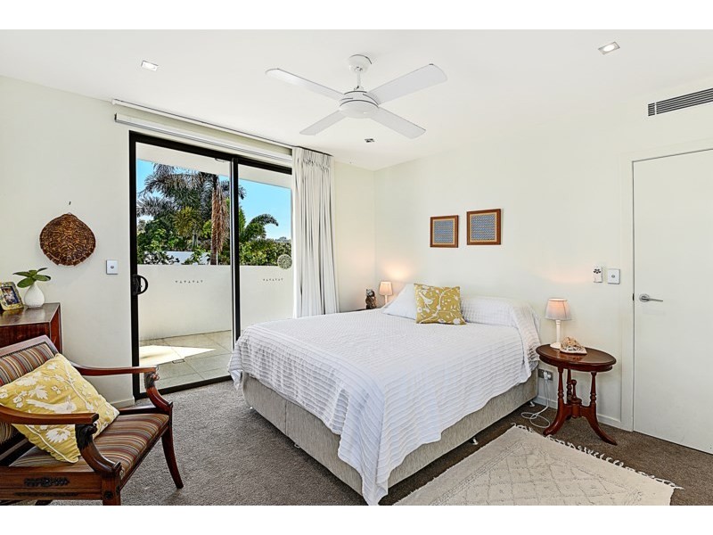 1/389 Golden Four Drive, Tugun QLD 4224