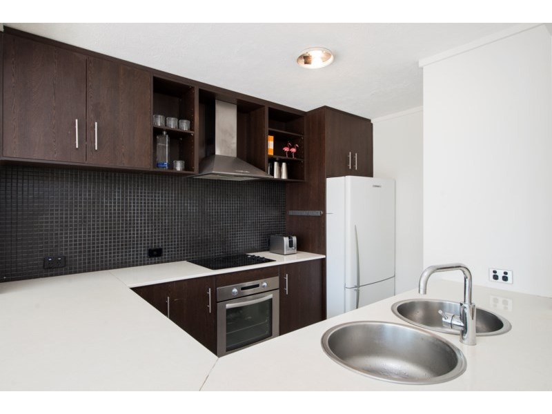 7/8 Duet Drive, Mermaid Waters QLD 4218