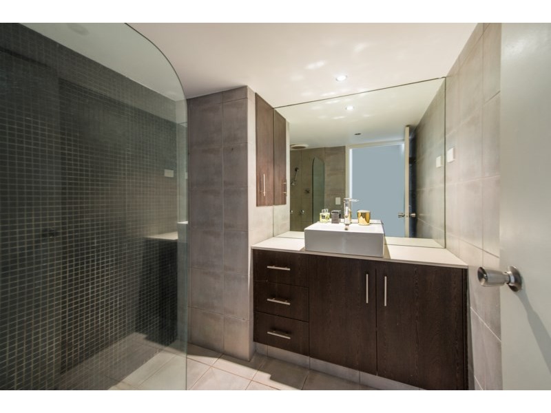 7/8 Duet Drive, Mermaid Waters QLD 4218