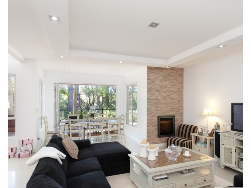 4/23 Andromeda Parade, Robina QLD 4226