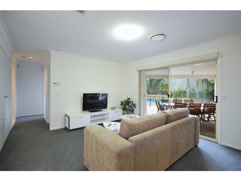 30 Huntingdale Crescent, Robina QLD 4226