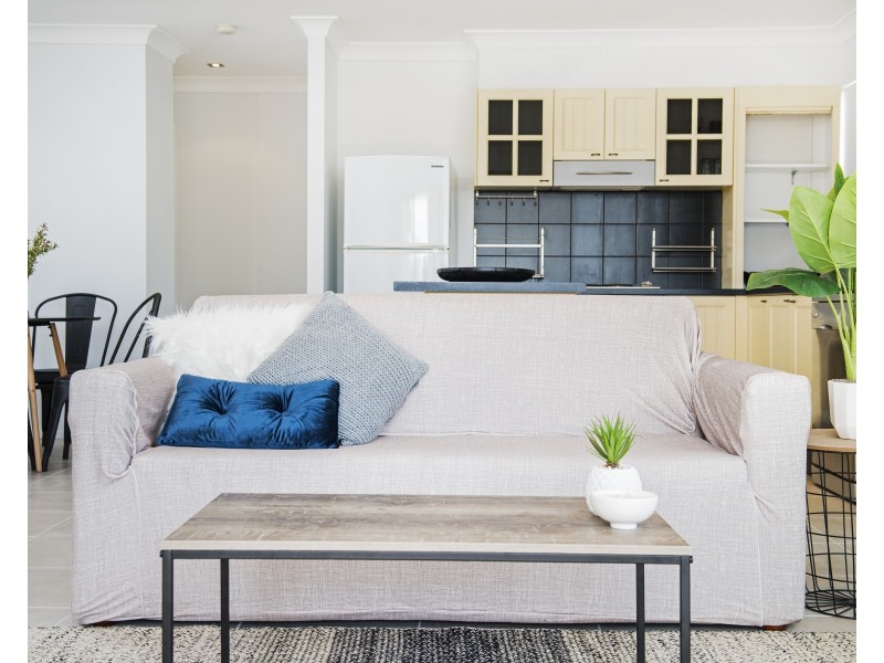 6/46 Oceanic Drive, Mermaid Waters QLD 4218