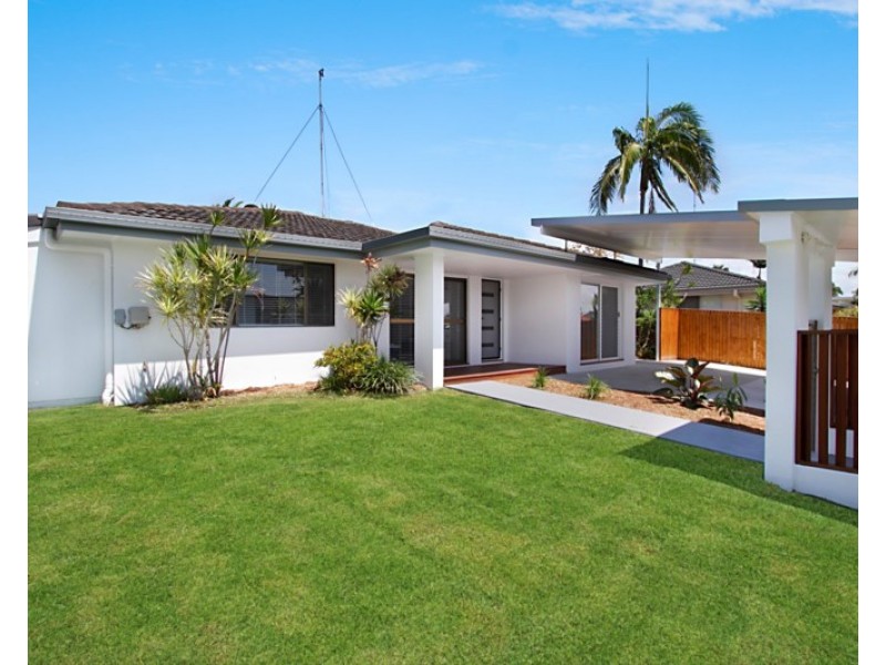 94 Rumrunner Street, Mermaid Waters QLD 4218