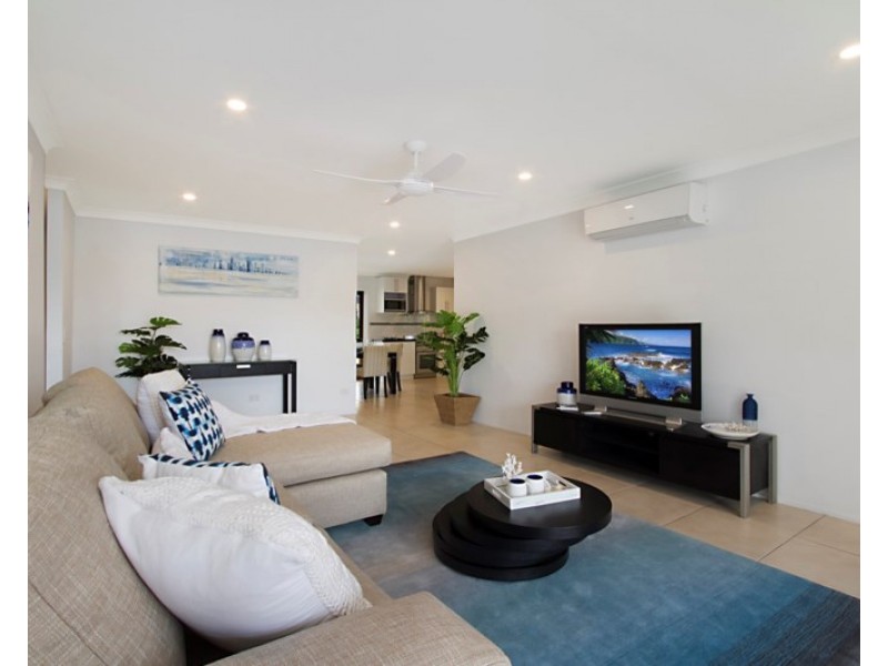 94 Rumrunner Street, Mermaid Waters QLD 4218