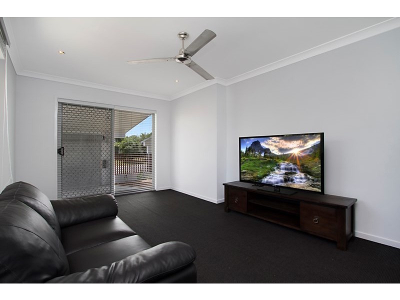 94 Rumrunner Street, Mermaid Waters QLD 4218