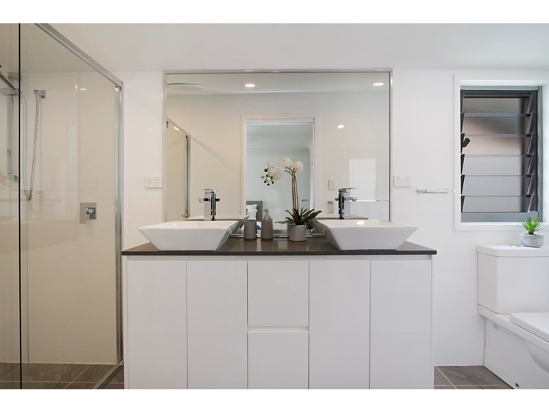 94 Rumrunner Street, Mermaid Waters QLD 4218