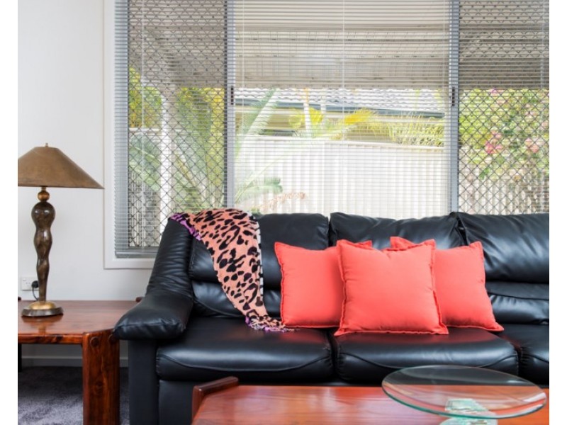 4 Chianti Avenue, Mermaid Waters QLD 4218