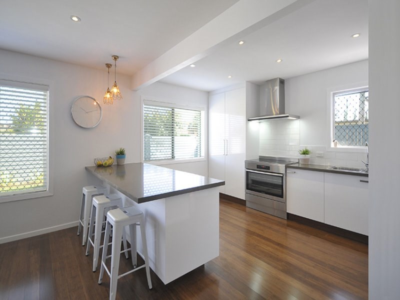 20 Savoy Drive, Broadbeach Waters QLD 4218