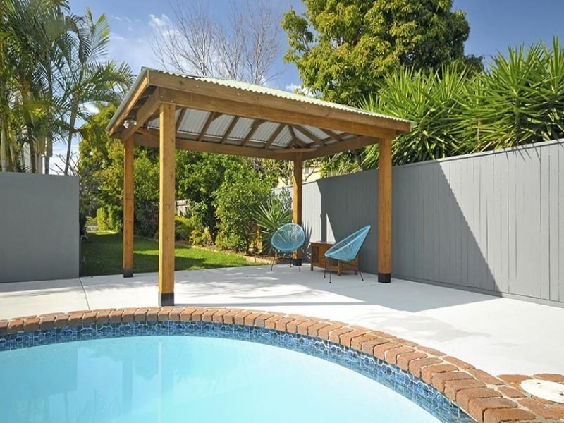 20 Savoy Drive, Broadbeach Waters QLD 4218