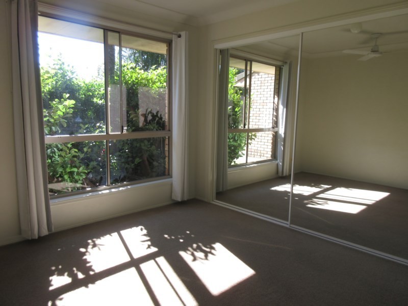 43 Montezuma Drive, Burleigh Waters QLD 4220