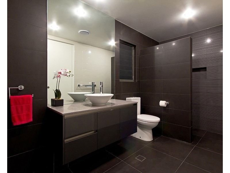 16 Brakes Crescent, Miami QLD 4220