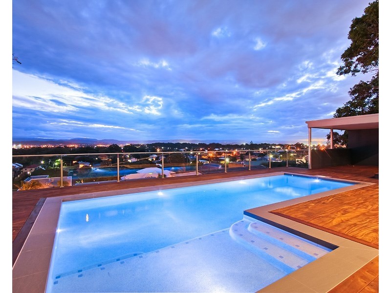 16 Brakes Crescent, Miami QLD 4220