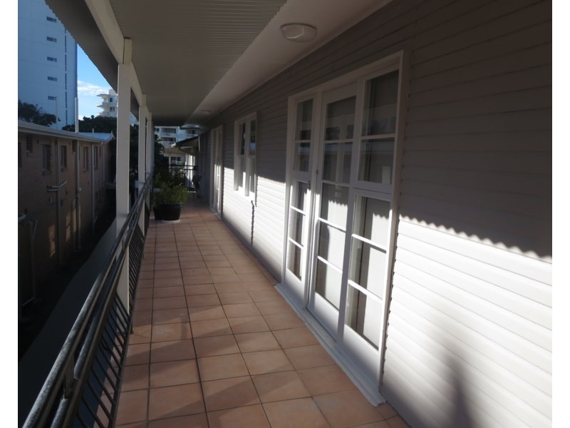 6/4 Haig Street, Kirra QLD 4225