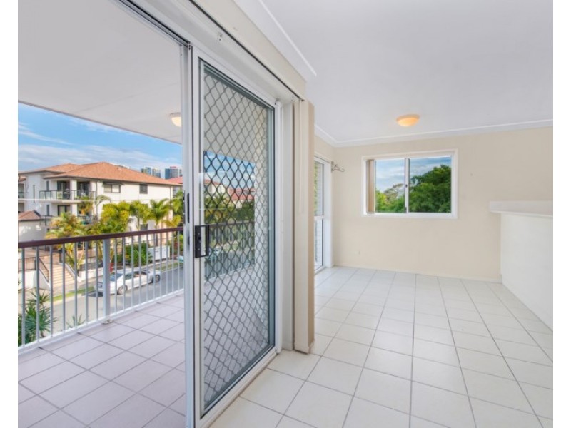 19/5 Lloyd Street, Southport QLD 4215