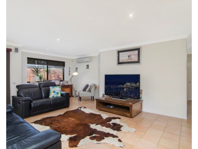 8 Lanai Drive, Burleigh Waters QLD 4220