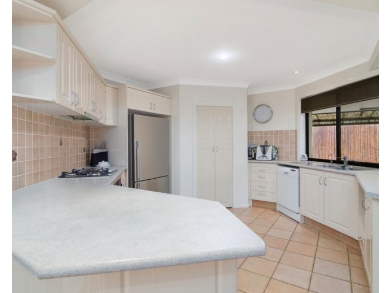 8 Lanai Drive, Burleigh Waters QLD 4220