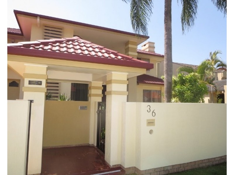 36 Beauty Point Drive, Robina QLD 4226