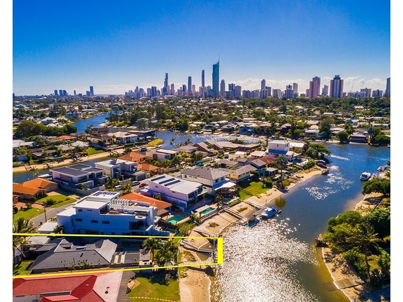 14 Andrea Avenue, Broadbeach Waters QLD 4218