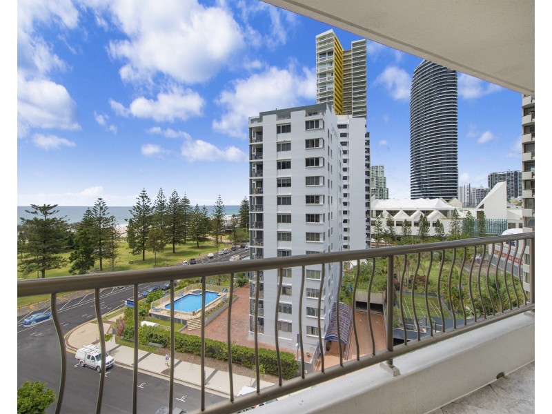 7E/1 ‘Beach Haven’ Albert Avenue, Broadbeach QLD 4218