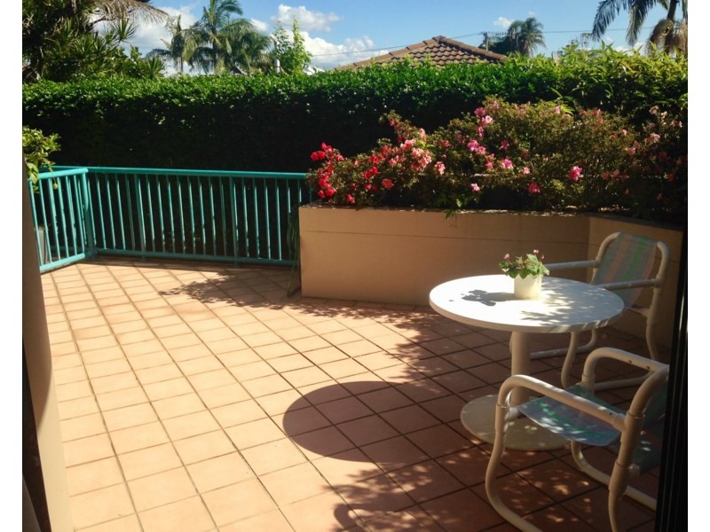 2/1028 Gold Coast Highway, Palm Beach QLD 4221