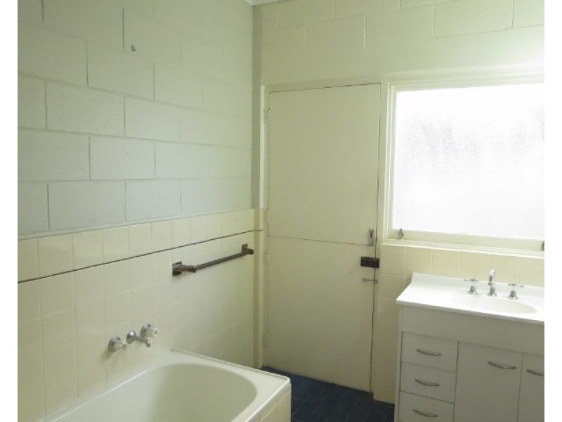 27 Dudley Street, Mermaid Beach QLD 4218