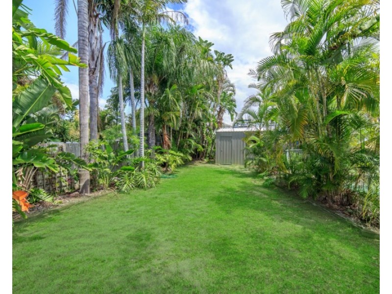 15 Moorilla Place, Broadbeach Waters QLD 4218