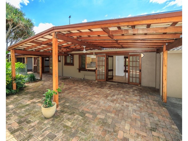 15 Moorilla Place, Broadbeach Waters QLD 4218