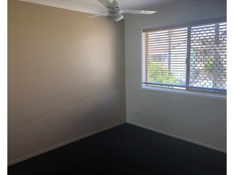 9 Darrambal Street, Chevron Island QLD 4217