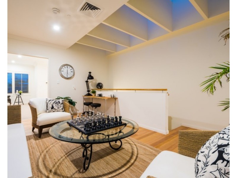 2/18 Seaside Avenue, Mermaid Beach QLD 4218