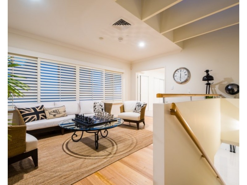 2/18 Seaside Avenue, Mermaid Beach QLD 4218