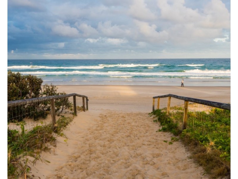 2/18 Seaside Avenue, Mermaid Beach QLD 4218