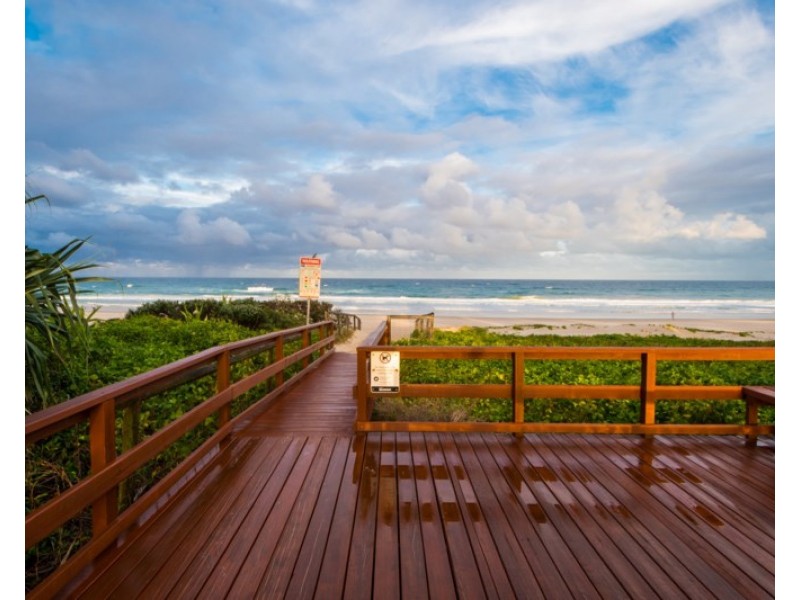 2/18 Seaside Avenue, Mermaid Beach QLD 4218