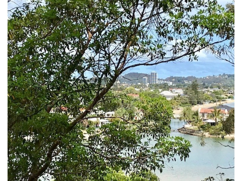 1/116 Ocean Parade, Burleigh Heads QLD 4220