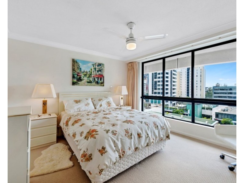 8-2/15 Victoria Avenue, Broadbeach QLD 4218