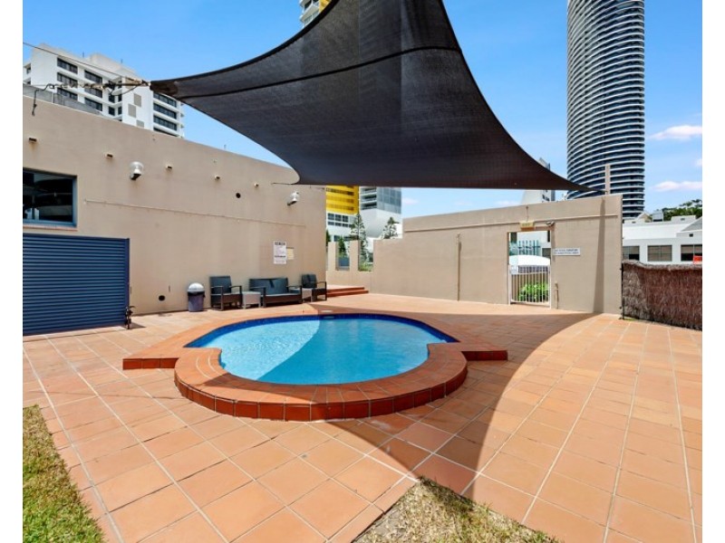 8-2/15 Victoria Avenue, Broadbeach QLD 4218