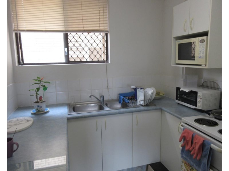 2/18 Sunshine Boulevard, Broadbeach Waters QLD 4218