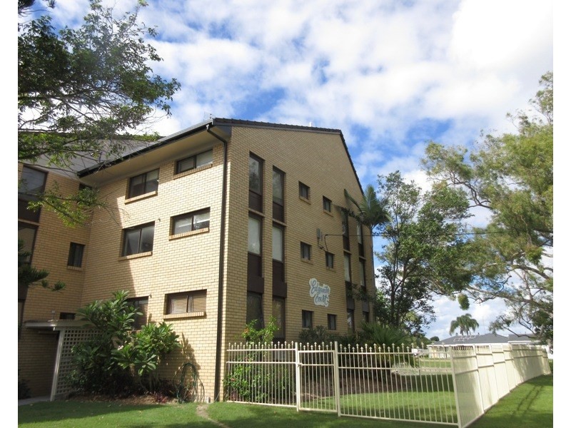 2/18 Sunshine Boulevard, Broadbeach Waters QLD 4218