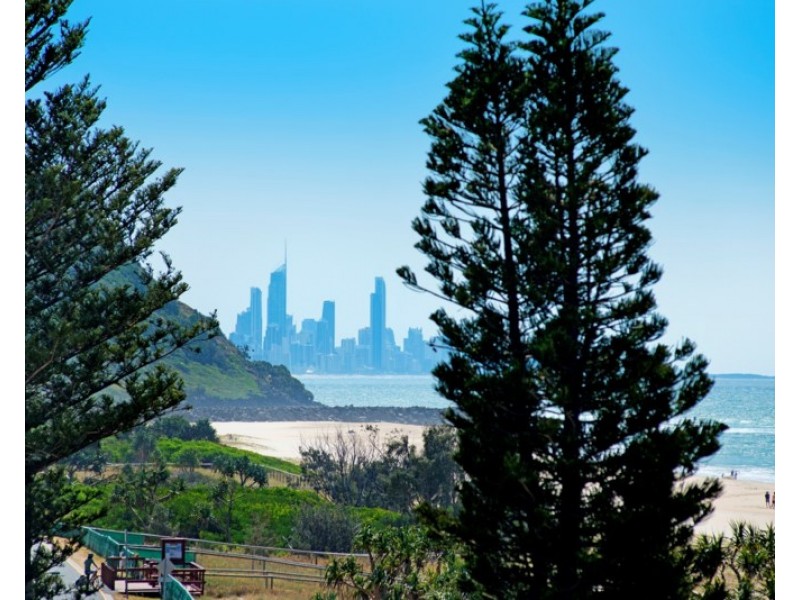 2 Twenty Third Avenue, Palm Beach QLD 4221