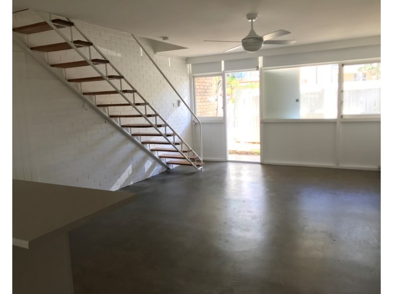 7/15 George Avenue, Broadbeach QLD 4218