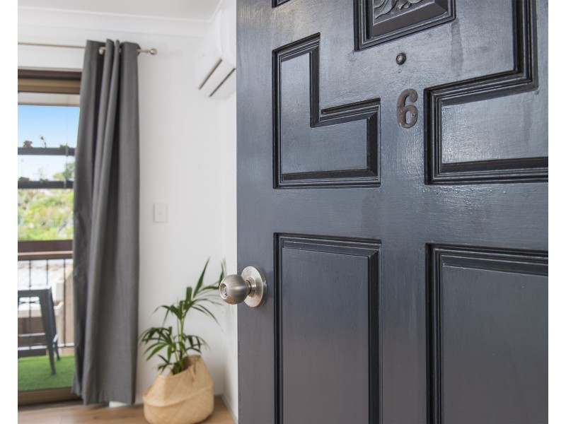 6/20 Sigatoka Place, Clear Island Waters QLD 4226