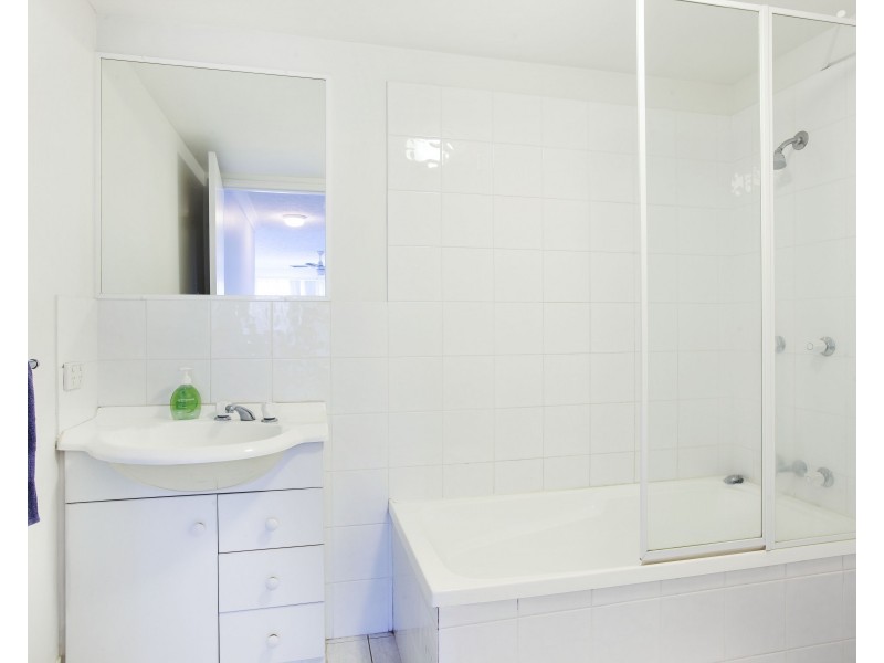 11/5 Lloyd Street, Southport QLD 4215