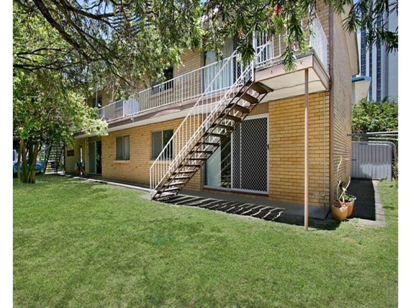2/20 Phillip Avenue, Broadbeach QLD 4218