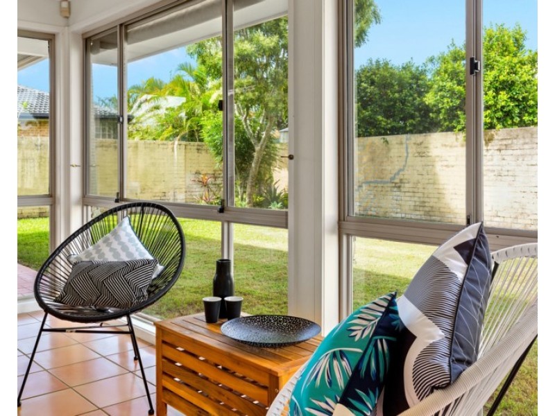 24 Cayman Drive, Clear Island Waters QLD 4226