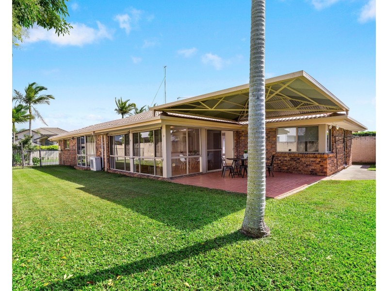 24 Cayman Drive, Clear Island Waters QLD 4226