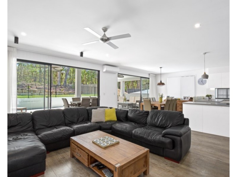 19 Greenview Place, Reedy Creek QLD 4227