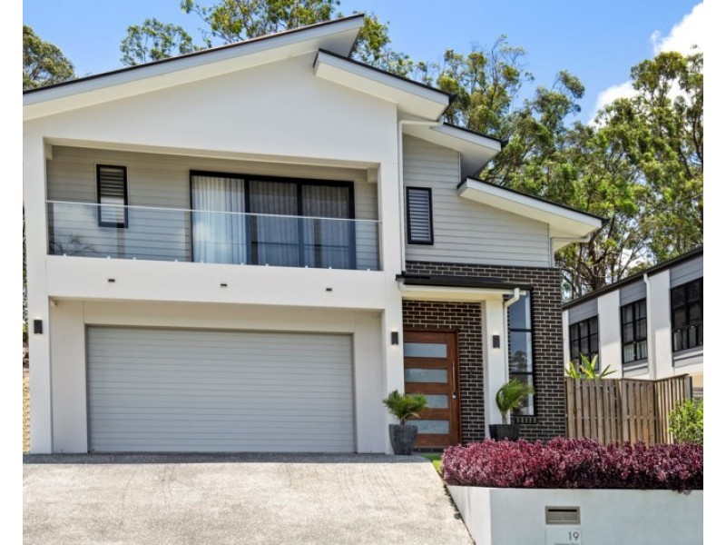 19 Greenview Place, Reedy Creek QLD 4227
