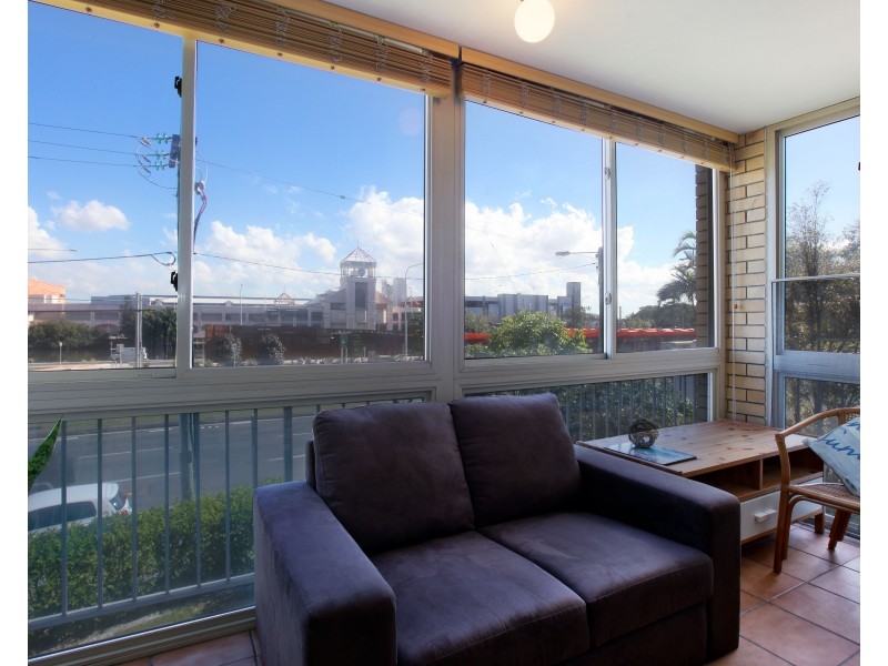 6/2619 Gold Coast Highway, Broadbeach QLD 4218