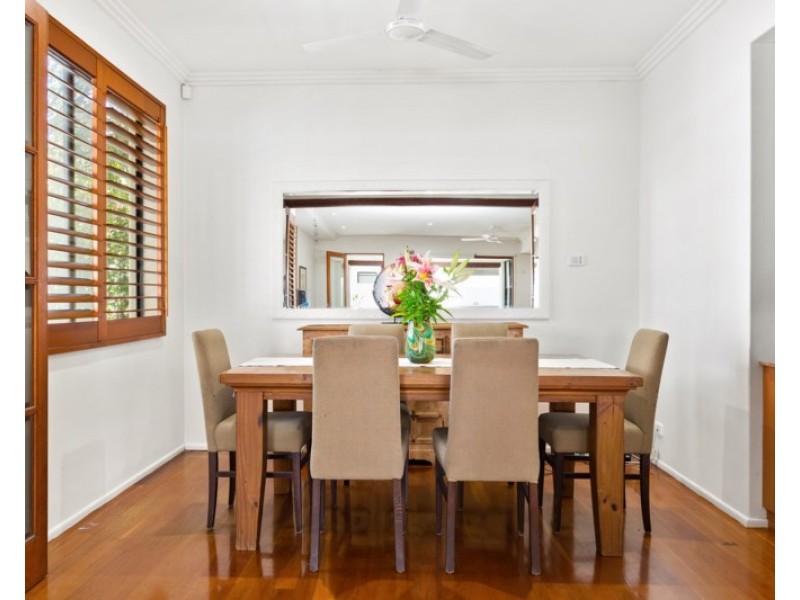 6 Peerless Avenue, Mermaid Beach QLD 4218