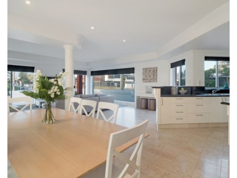 1/114 Albatross Avenue, Mermaid Beach QLD 4218