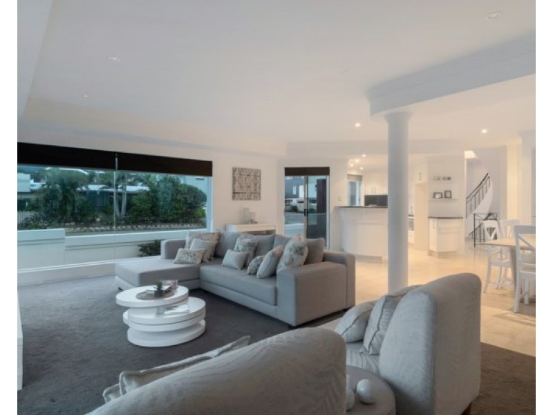 1/114 Albatross Avenue, Mermaid Beach QLD 4218